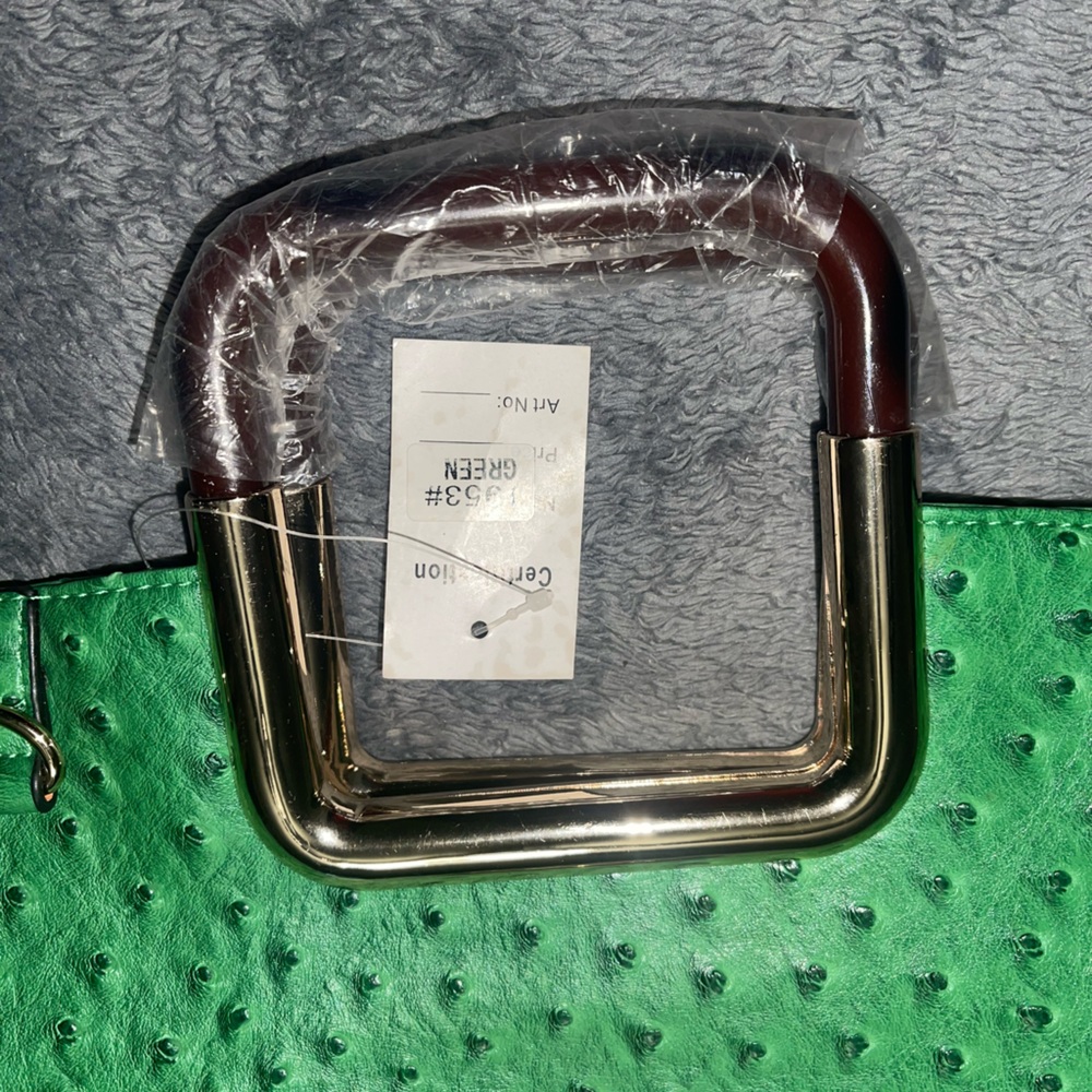 🤑3/$18 Faux Ostrich Purse - Picture 4 of 7